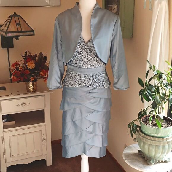 Adrianna Papell Occasions Dressy Dress. Soft Girl, Quiet Elegance, Two-Piece - Picture 4 of 16